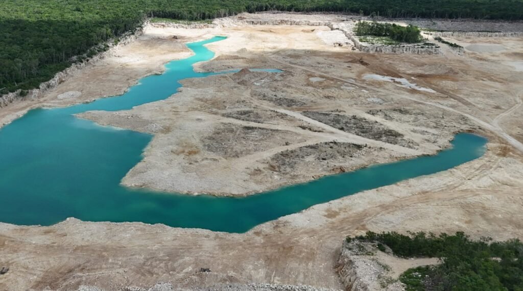 Realización de 3 proyectos de lagos y ríos artificiales en Tulum.